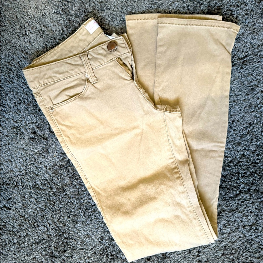 No boundaries tan jeans